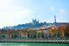 Une vue de la ville de Lyon depuis la rivière.